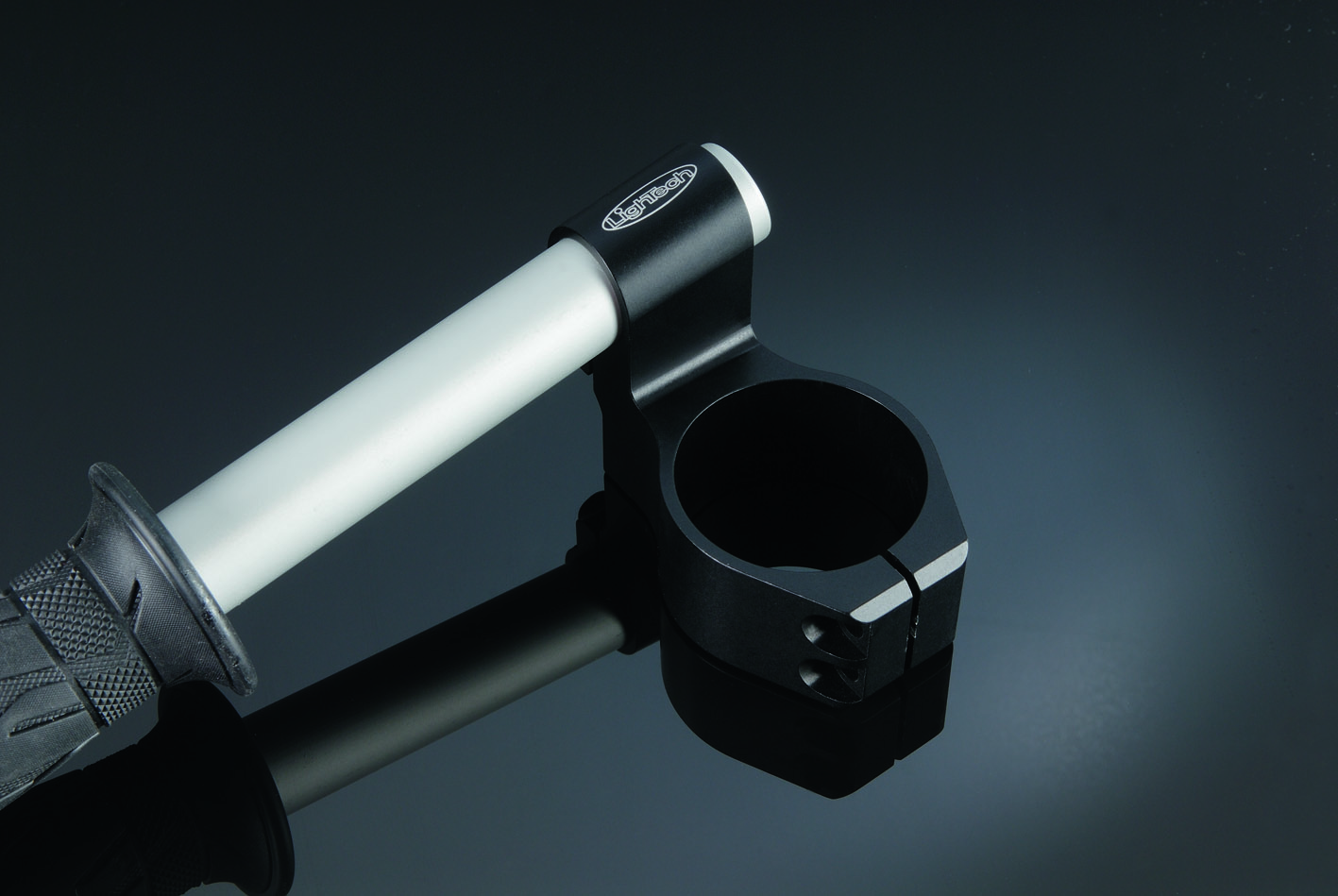 kormány és kiegészítői